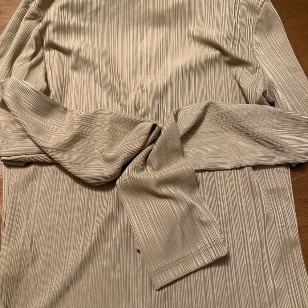 Long Sleeve Open Collared Ribbed Top - Picture 5 of 6